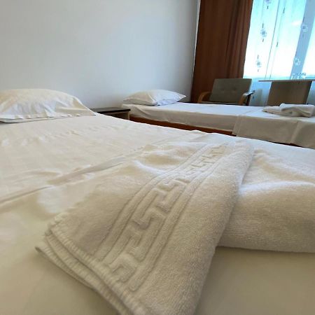 Hotel Gorj Târgu Jiu Esterno foto