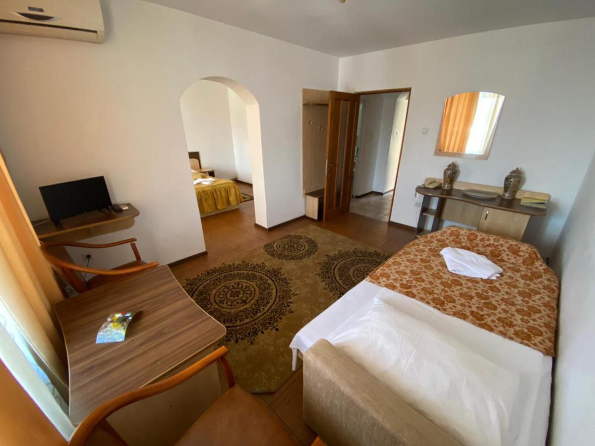 Hotel Gorj Târgu Jiu Esterno foto