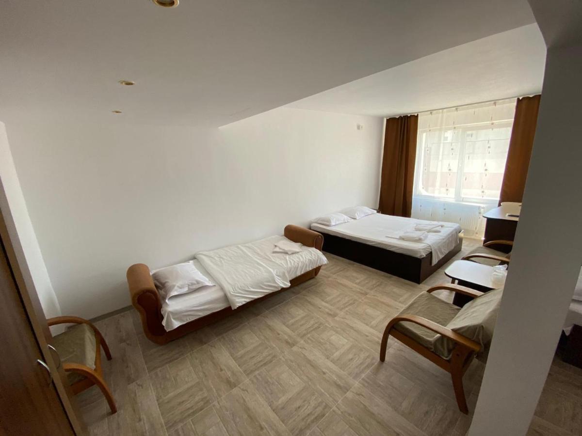 Hotel Gorj Târgu Jiu Esterno foto