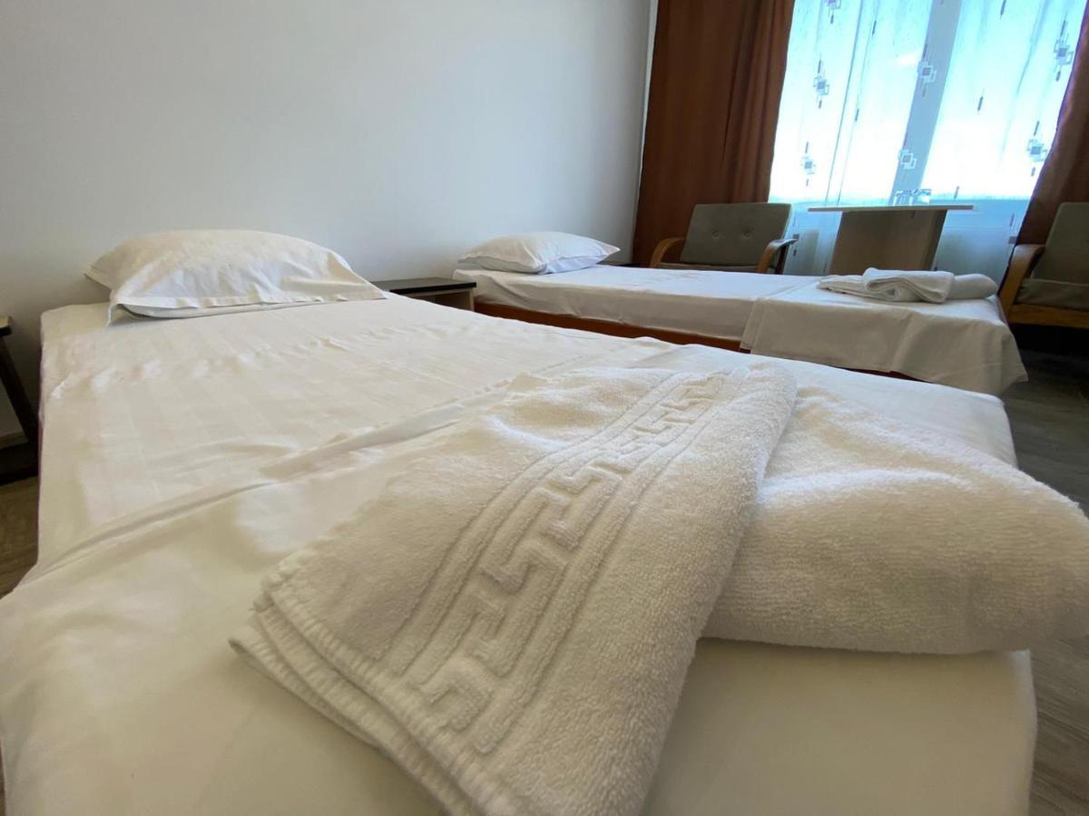 Hotel Gorj Târgu Jiu Esterno foto