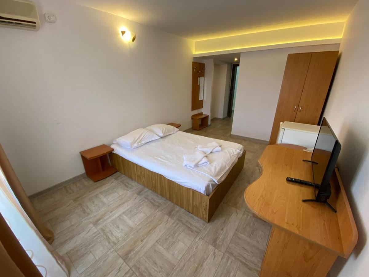 Hotel Gorj Târgu Jiu Esterno foto