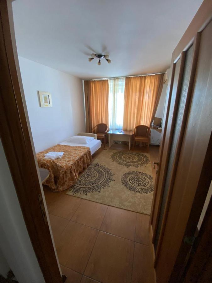 Hotel Gorj Târgu Jiu Esterno foto