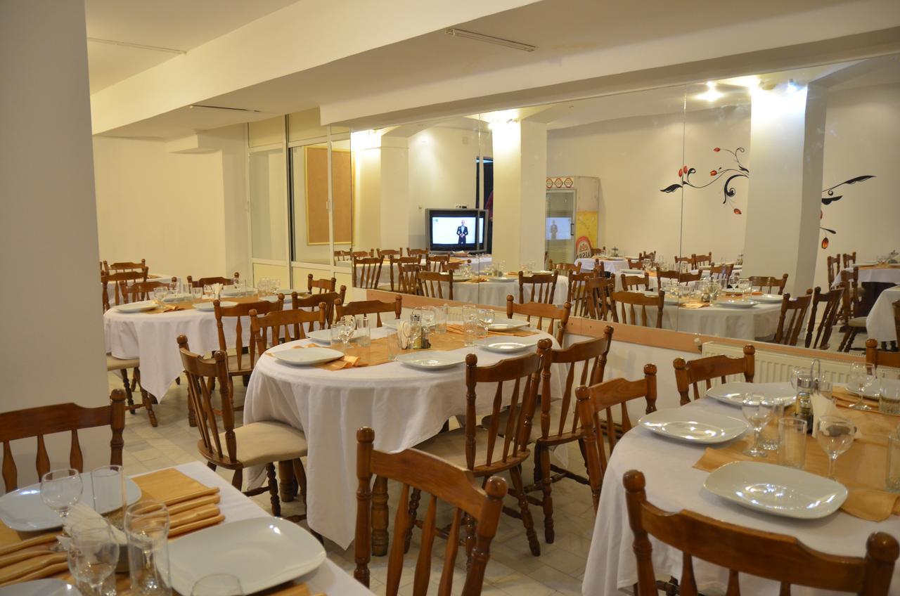 Hotel Gorj Târgu Jiu Esterno foto