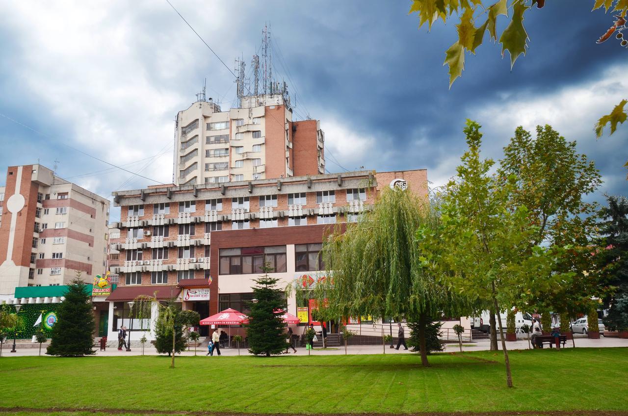 Hotel Gorj Târgu Jiu Esterno foto
