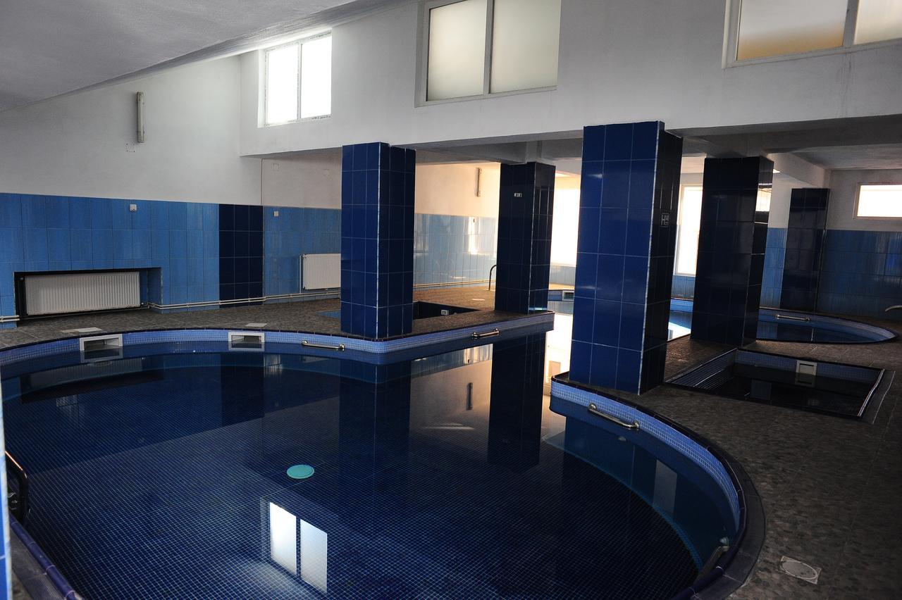 Hotel Gorj Târgu Jiu Esterno foto