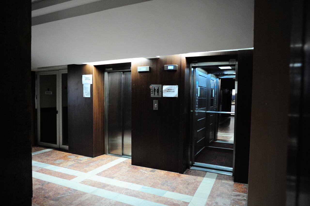 Hotel Gorj Târgu Jiu Esterno foto
